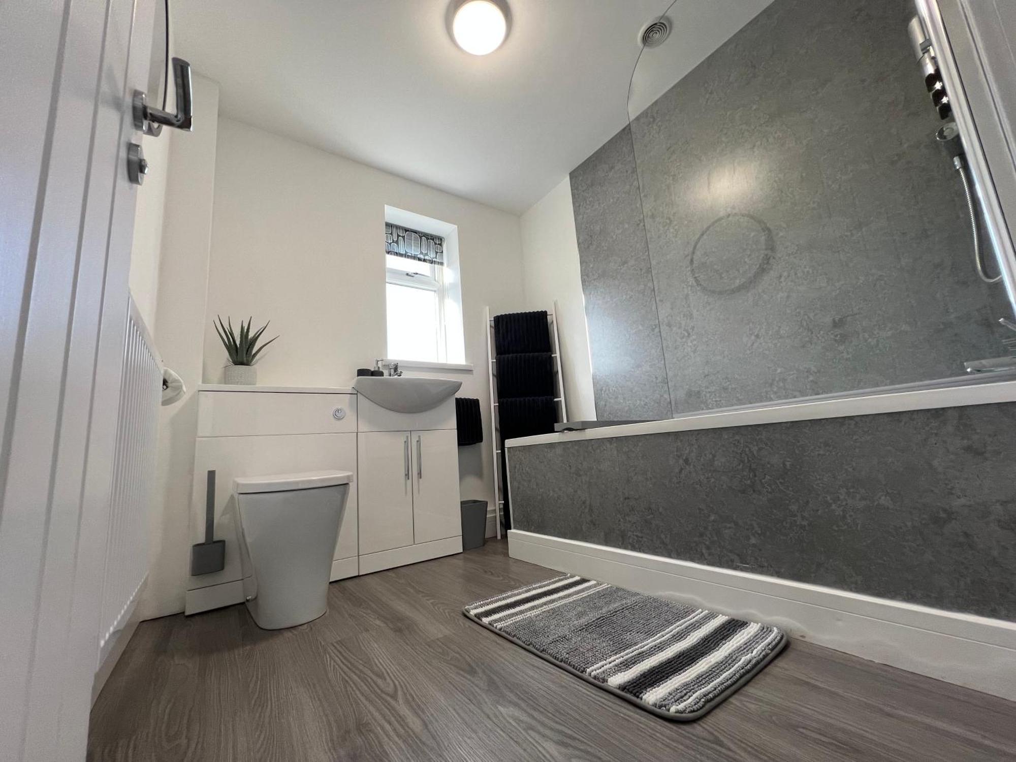 Modern, Two Double Bedroom House With Free Parking Chepstow Exterior foto