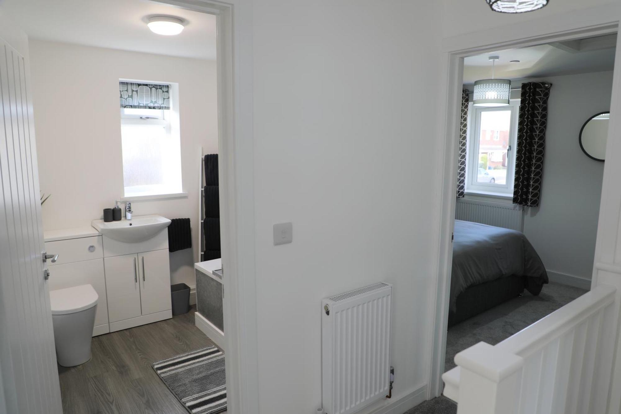 Modern, Two Double Bedroom House With Free Parking Chepstow Exterior foto
