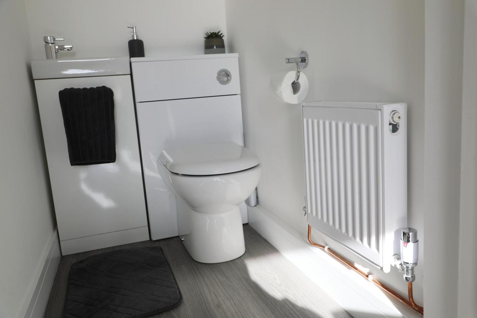 Modern, Two Double Bedroom House With Free Parking Chepstow Exterior foto